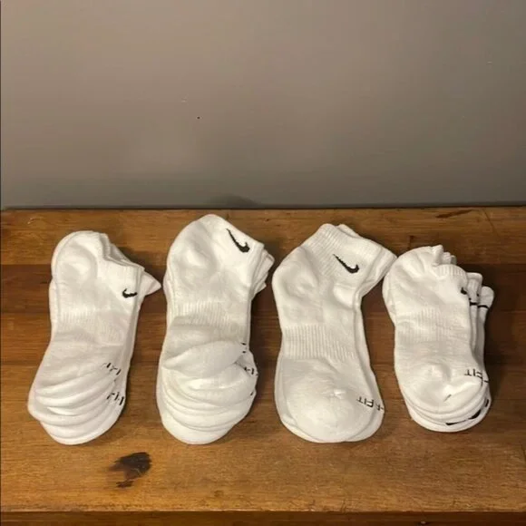 ⚡️Nike Men's Medium (6-8) Ankle Socks 12 Pack NWOT - Picture 1 of 2